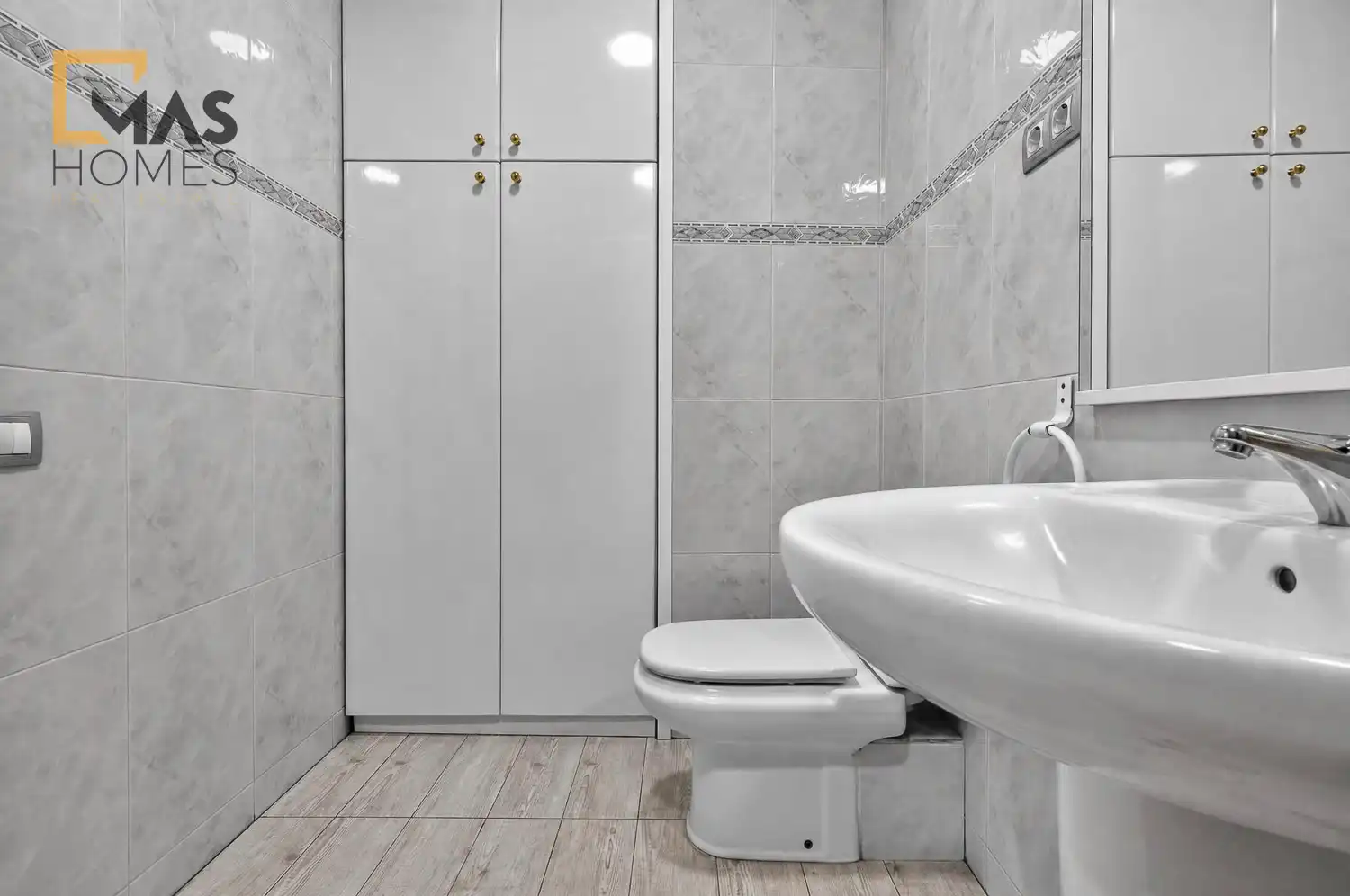 Baño de Piso en venta en Terrassa con Terraza