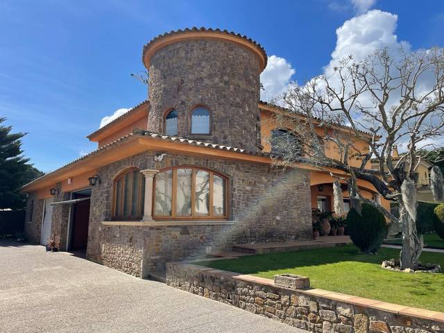 Casa-chalet en Venta en Mont-ras