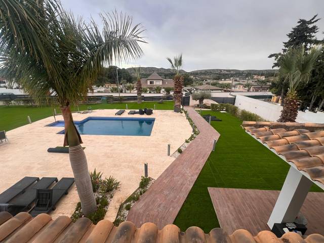 Casa-chalet en Venta en Rebolledo