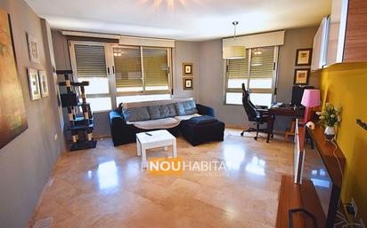 Sala d'estar de Pis en venda en Montserrat amb Traster