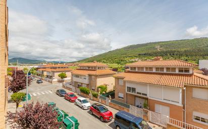 Außenansicht von Wohnung zum verkauf in Berriozar mit Heizung, Parkett und Abstellraum