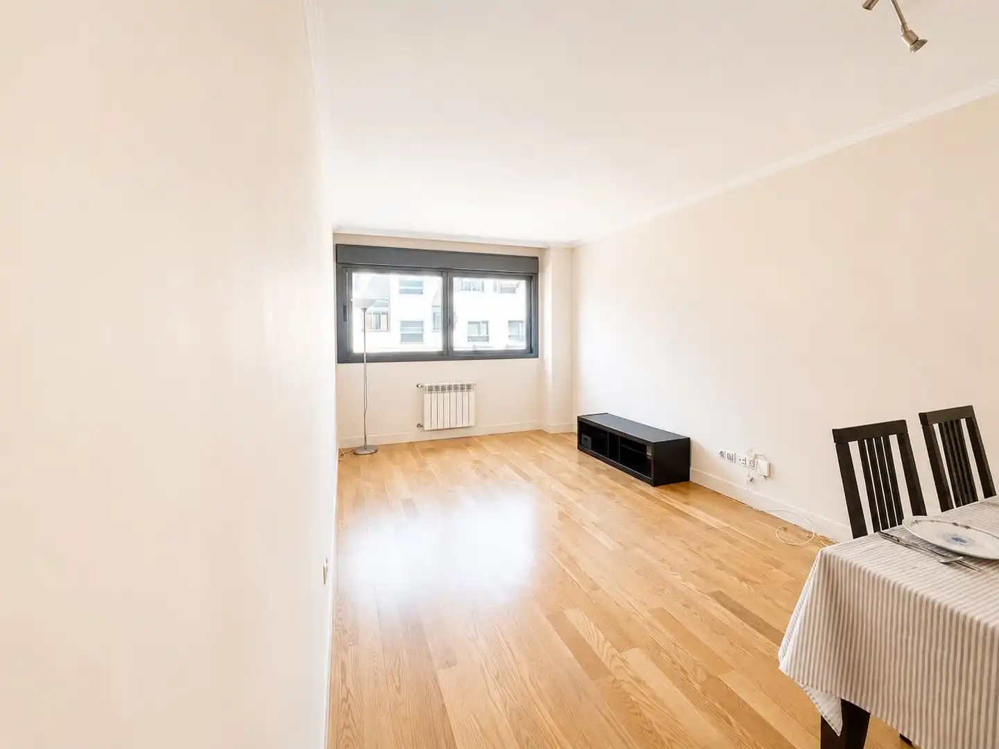 Bedroom of Flat for sale in Madrid  with Air Conditioner, Private garden and Storage room