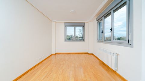 Foto 5 de Piso en venta en Viseu, 42, Ciudad Naranco - Prados de La Fuente, Oviedo