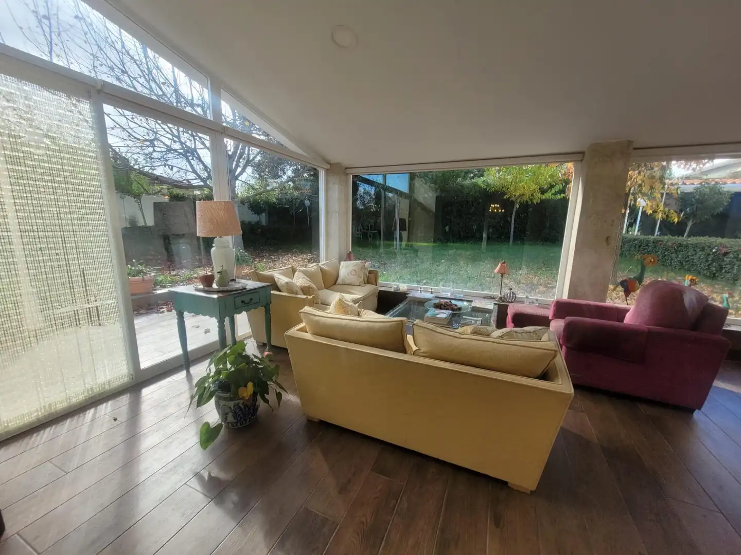 Sala d'estar de Casa o xalet en venda en Galindo y Perahuy amb Calefacció, Jardí privat i Traster