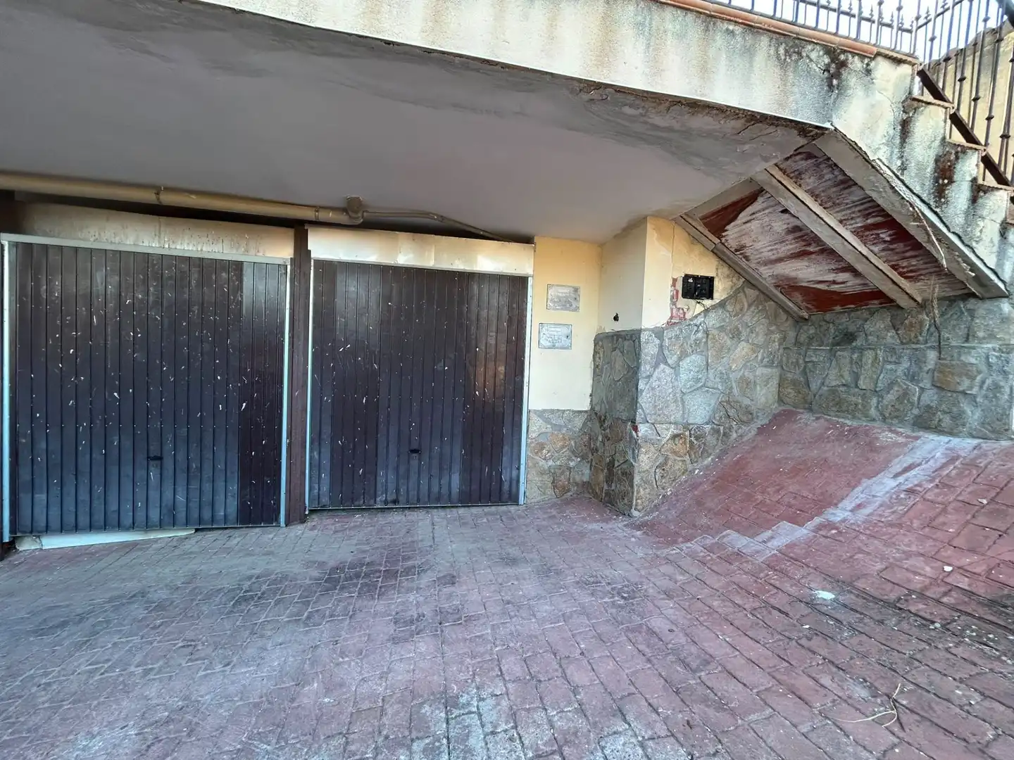 Parkplatz von Maisonette zum Verkauf in Pepino mit Klimaanlage und Heizung