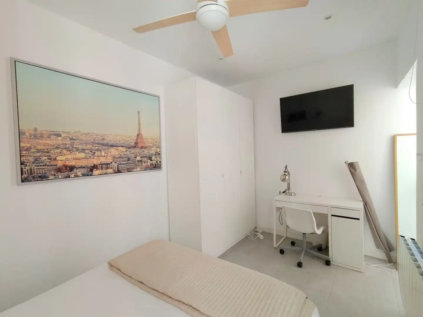 Dormitori de Loft de lloguer en Madrid amb Calefacció i Moblat