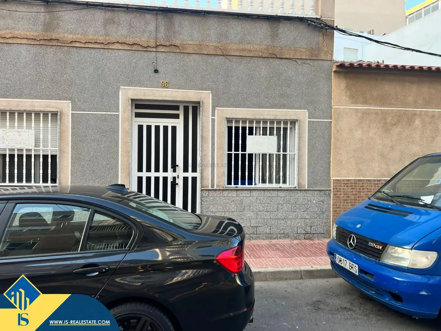 Vista exterior de Casa o chalet en venta en Torrevieja con Terraza, Amueblado y Horno