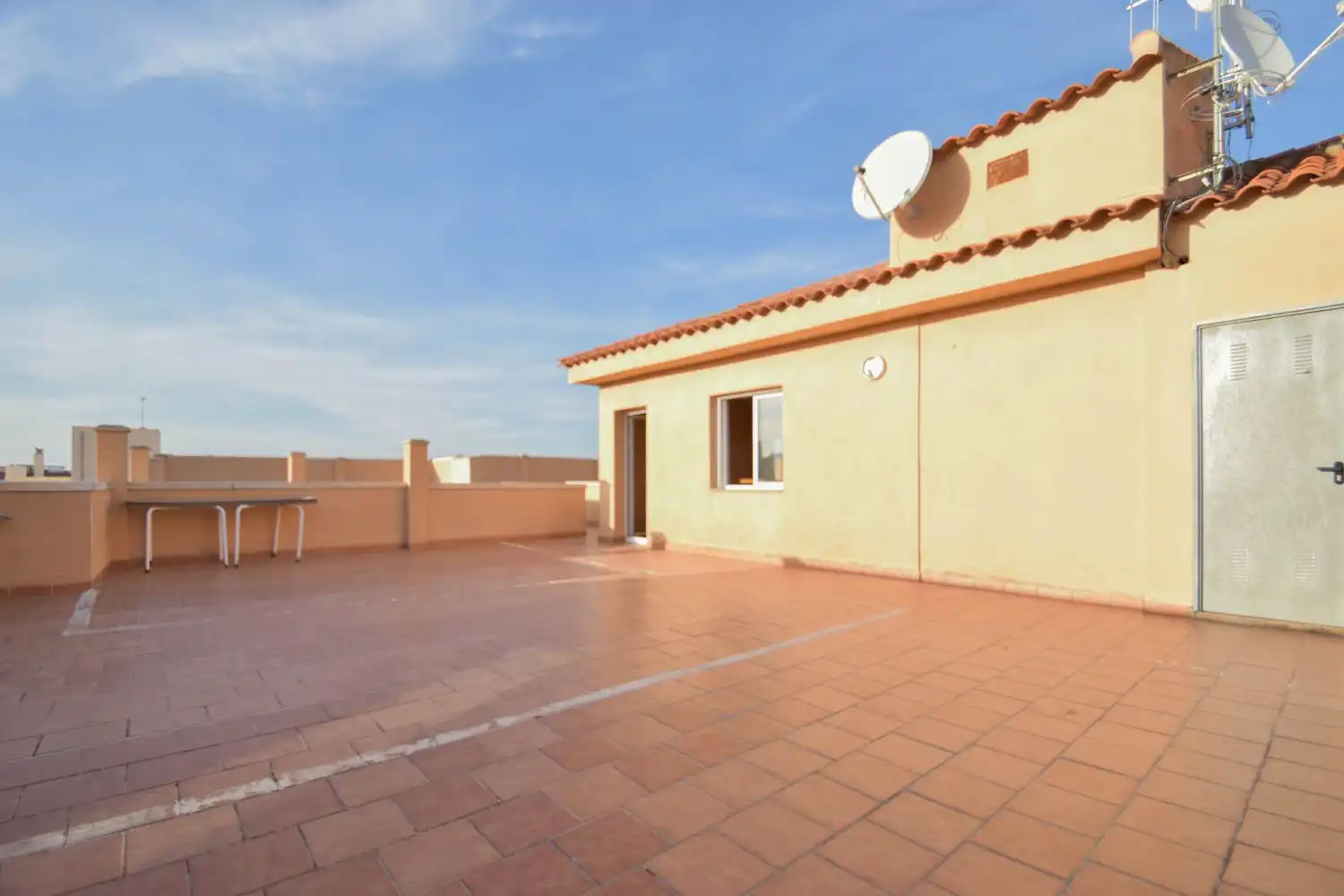 Terrasse von Wohnung zur Miete in Las Gabias mit Klimaanlage, Terrasse und Möbliert