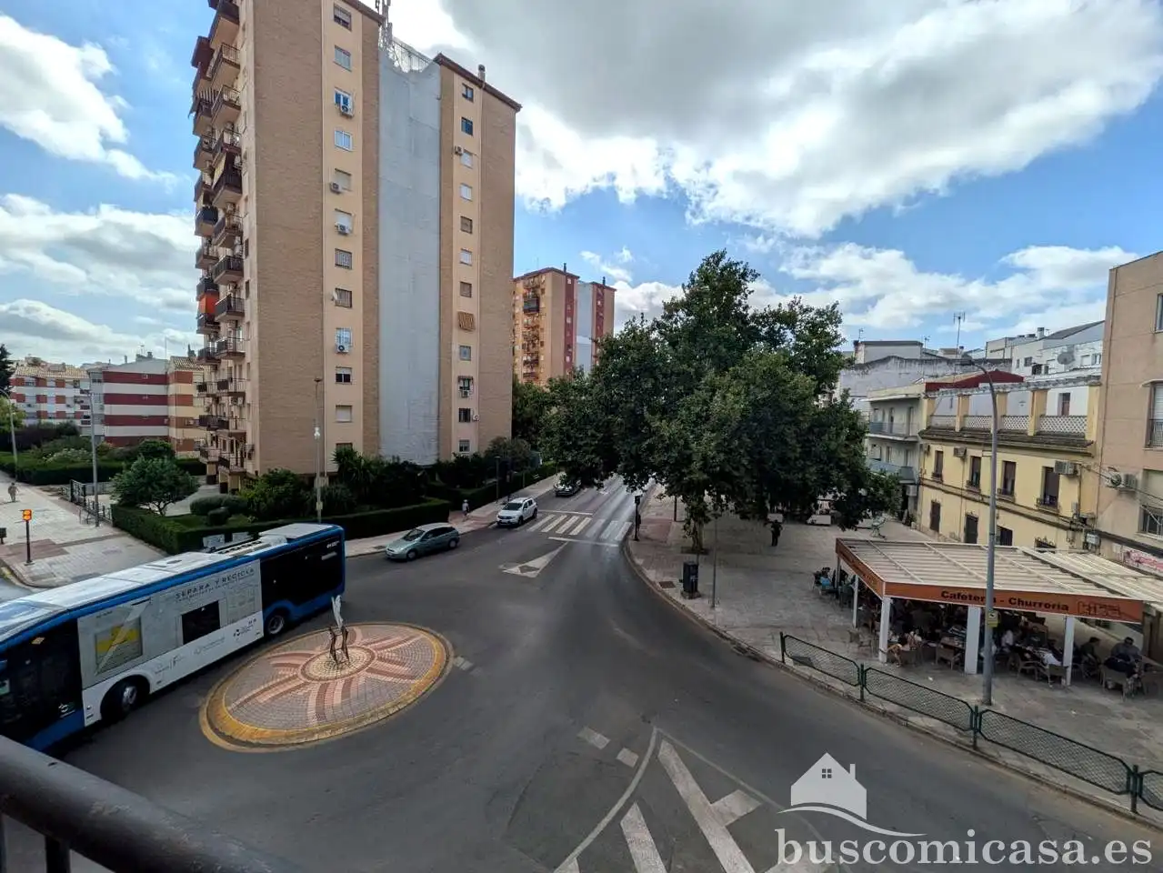 Vista exterior de Pis per a compartir en Linares amb Aire condicionat, Calefacció i Moblat