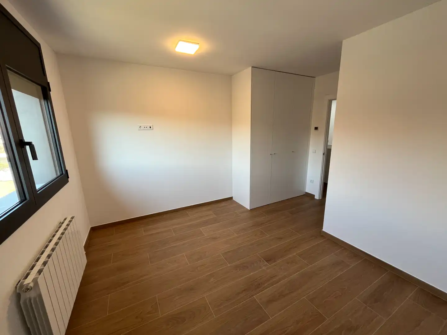 Habitación de Casa adosada de alquiler en Cassà de la Selva con Aire acondicionado, Calefacción y Jardín privado