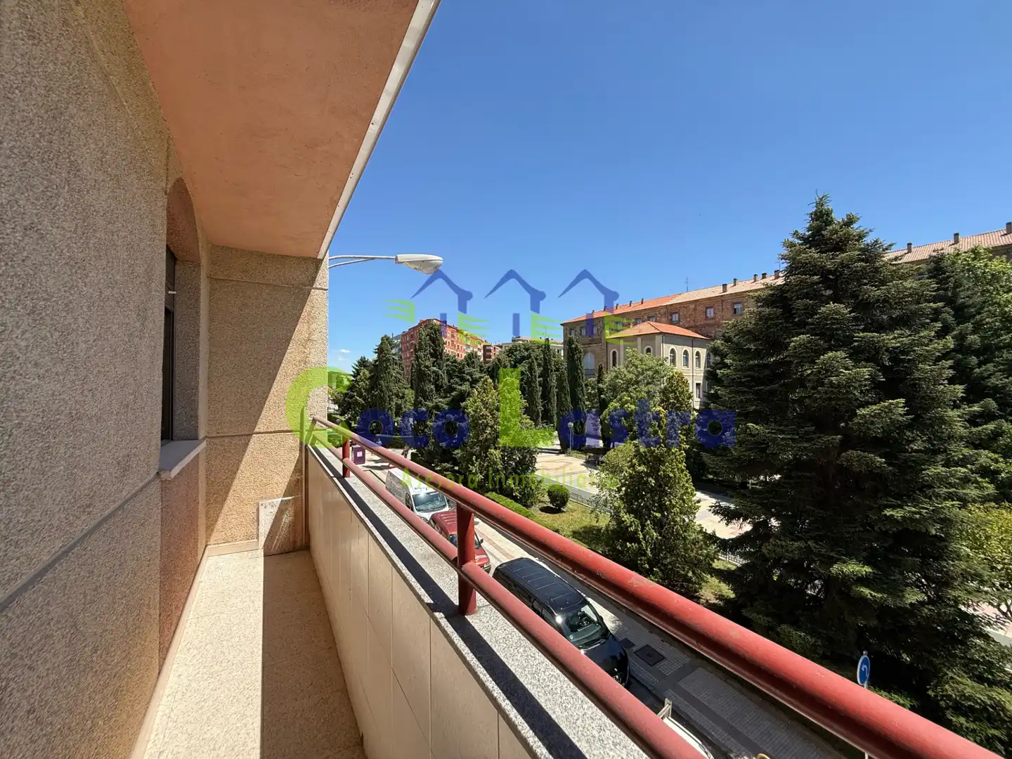 Außenansicht von Wohnungen zum Verkauf in Salamanca mit Heizung, Parkett und Balkon