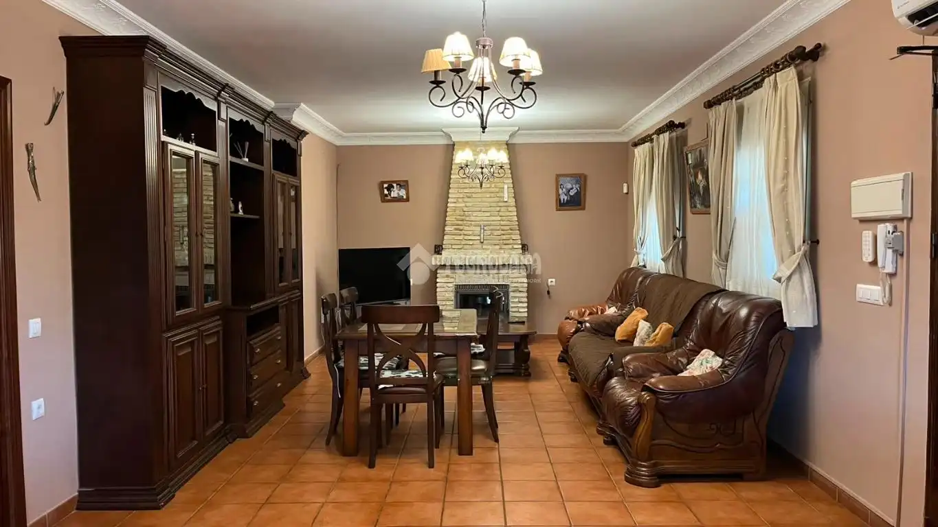 Casa rústica en venda a Carmona, imagen 5