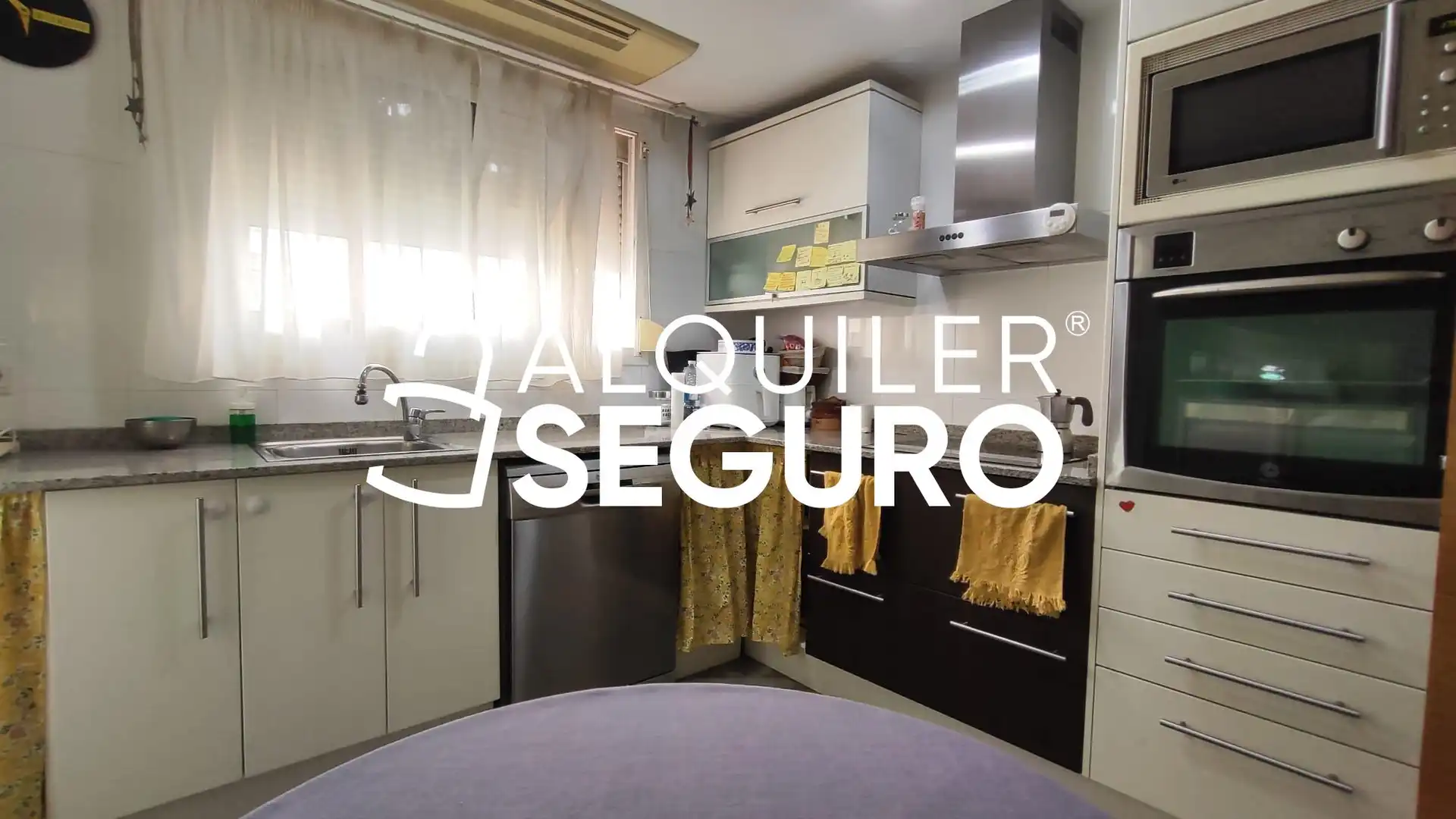 Kitchen of Flat for rent in Valencia  with Air Conditioner, Heating and Terrace
