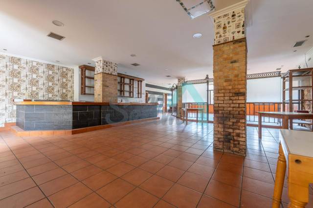 Local comercial en Venta en Periodistas Cepeda en Parque del Oeste