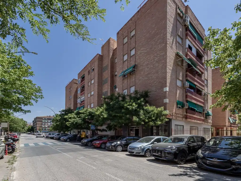 Vista exterior de Pis en venda en Granada