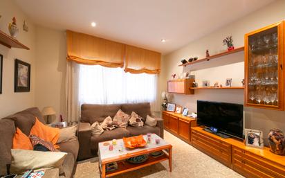 Living room of Single-family semi-detached for sale in  Barcelona Capital  with Air Conditioner, Terrace and Balcony