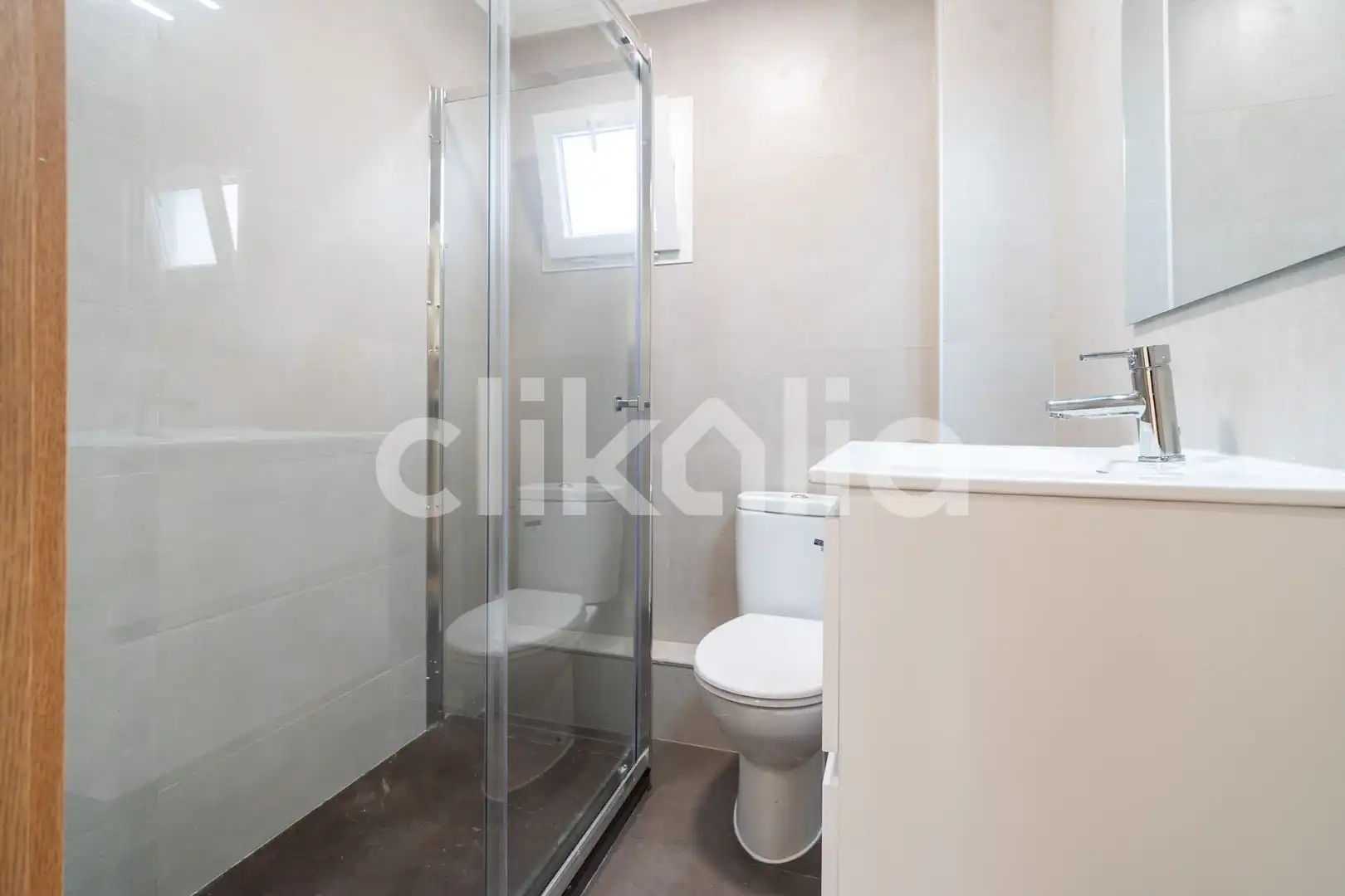 Badezimmer von Wohnung zur Miete in Valencia
