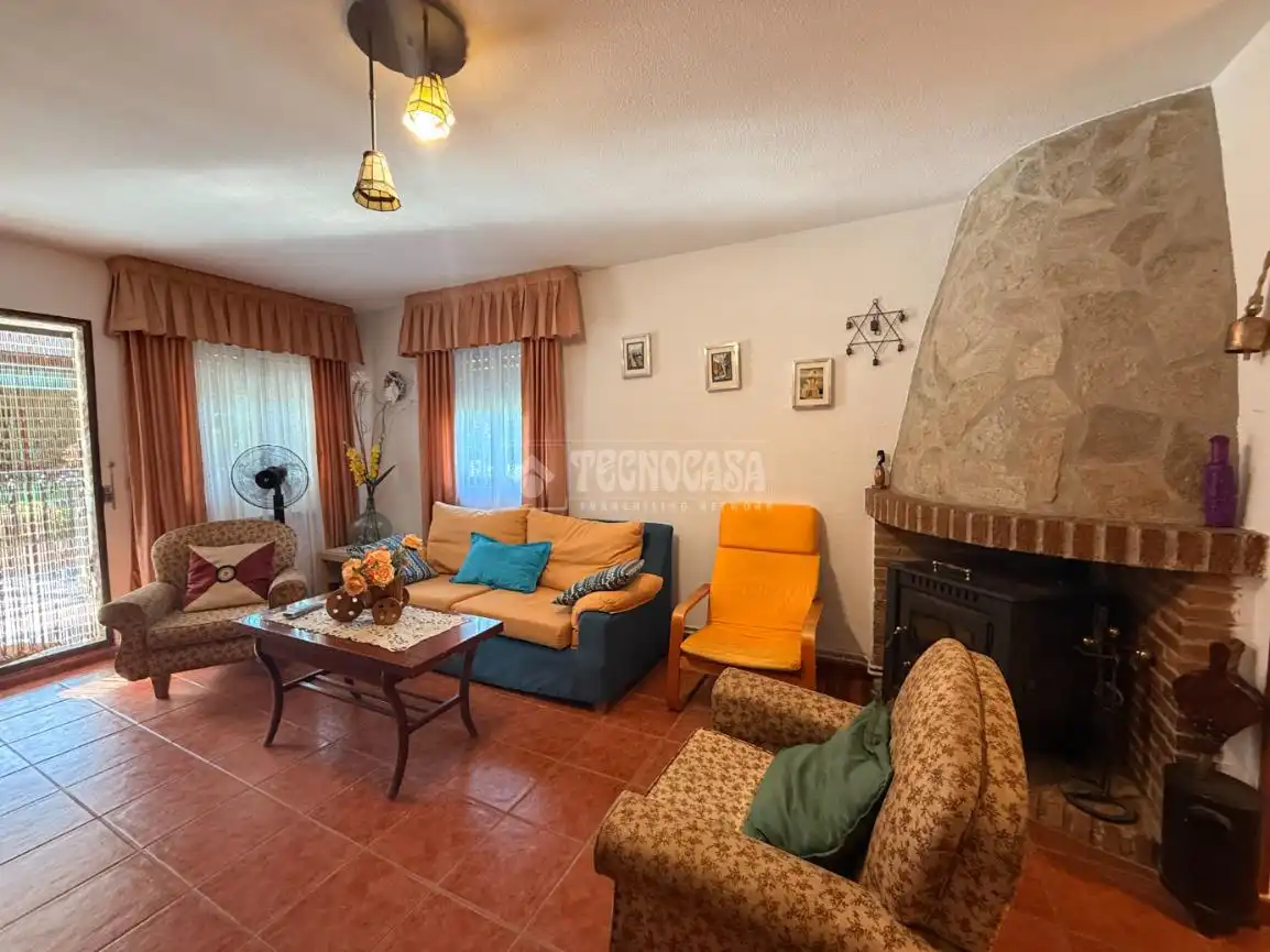 Sala de estar de Casa o chalet en venta en Serracines con Calefacción, Jardín privado y Terraza
