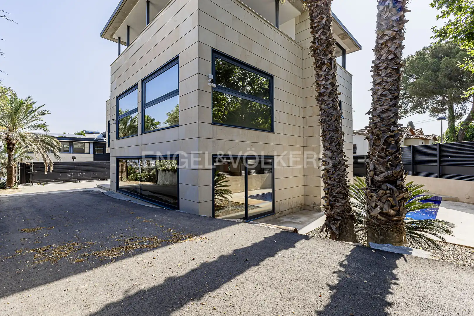 Exterior view of Houses for sale in Sant Cugat del Vallès  with Air Conditioner, Heating and Private garden