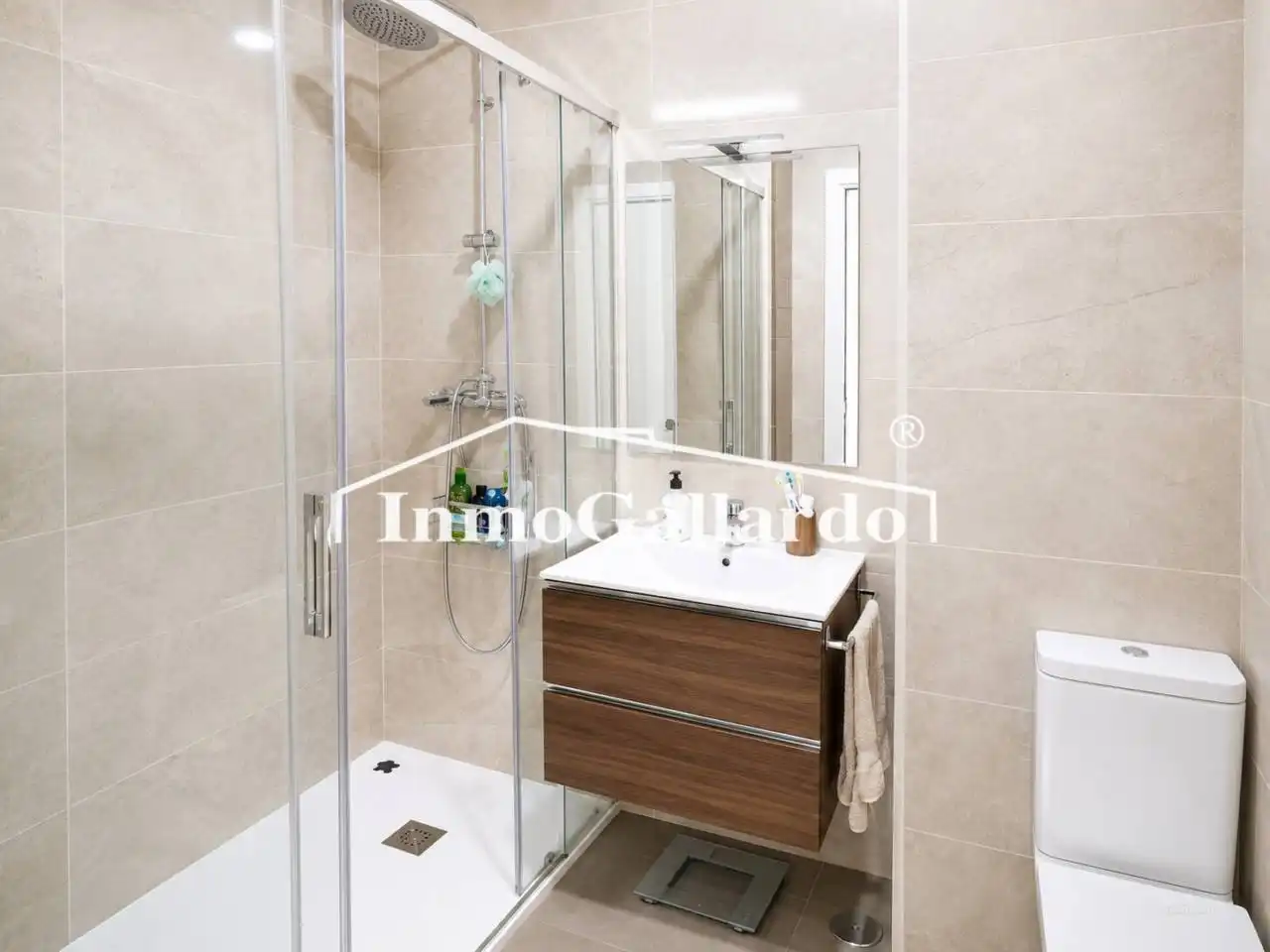 Baño de Piso en venta en Málaga con Aire acondicionado, Calefacción y Terraza