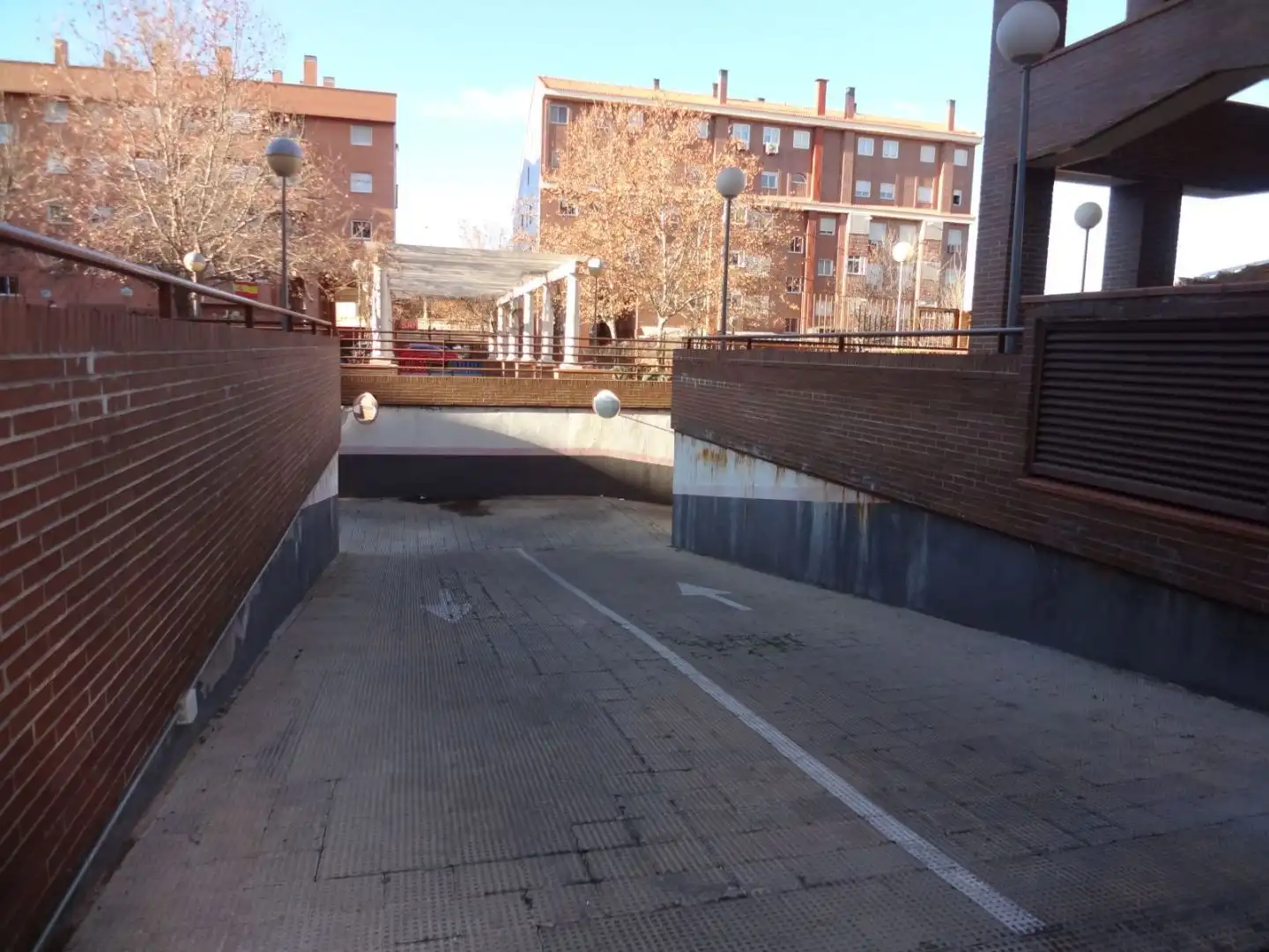 Garage for rent in Calle del Rio, 18, Fresnos I y II