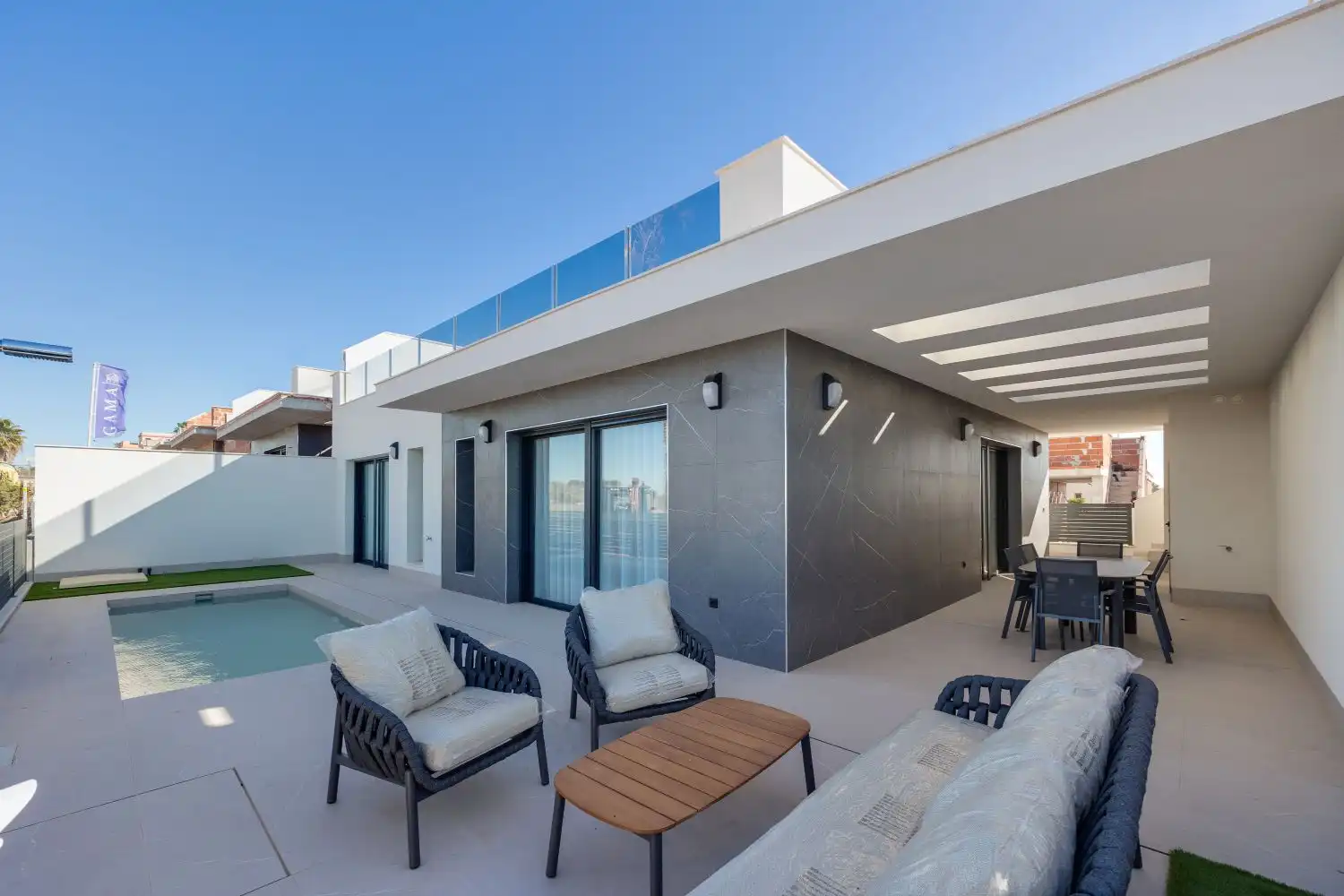 Villa con piscina in vendita a Nueva Torrevieja - Aguas Nuevas