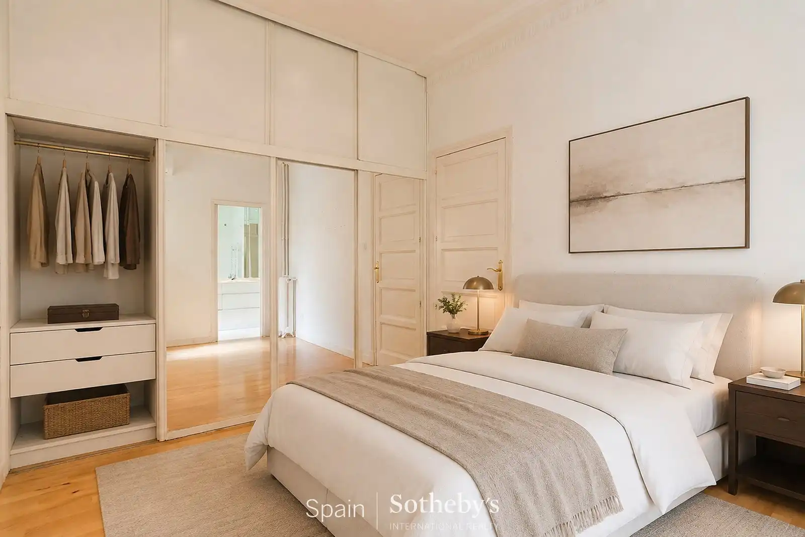 Dormitori de Apartament de lloguer en Madrid amb Aire condicionat i Calefacció