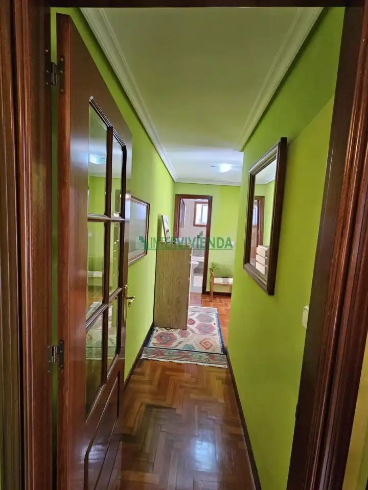 Piso de alquiler en Vigo  con Calefacción, Parquet y Terraza