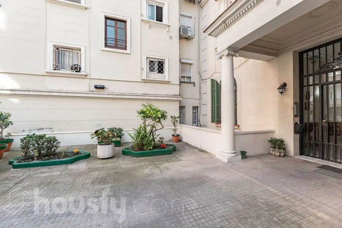 Vista exterior de Piso en venta en Barcelona con Amueblado
