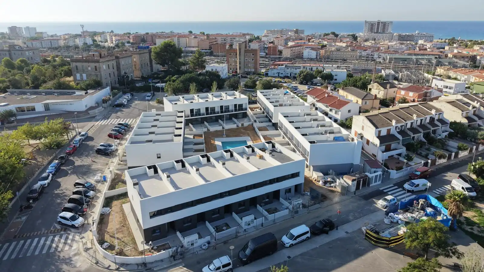 Adossat d'obra nova amb piscina en venda a Carrer Mare Nostrum 1