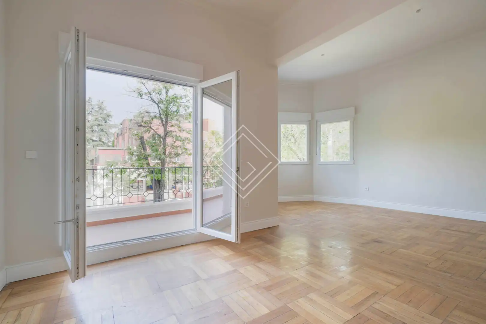 Living room of Flat for rent in Madrid  with Air Conditioner, Heating and Storage room