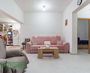 Sala d'estar de Casa adosada en venda en El Ejido amb Aire condicionat i Moblat