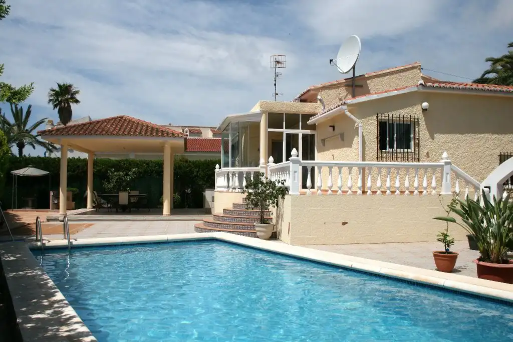 Casa o chalet en venta en Benimassot, 5, Pueblo Español - Coveta Fumá