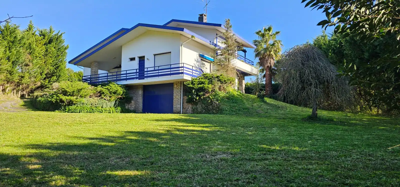 Vista exterior de Casa o xalet en venda en Plentzia amb Calefacció, Jardí privat i Parquet