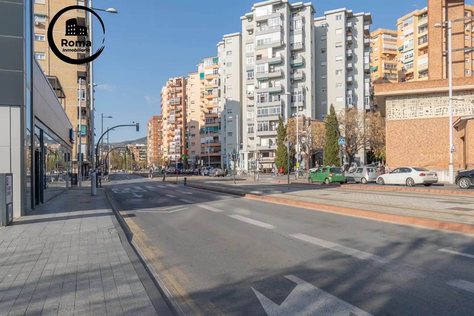 Vista exterior de Pis en venda en Granada amb Aire condicionat i Balcó