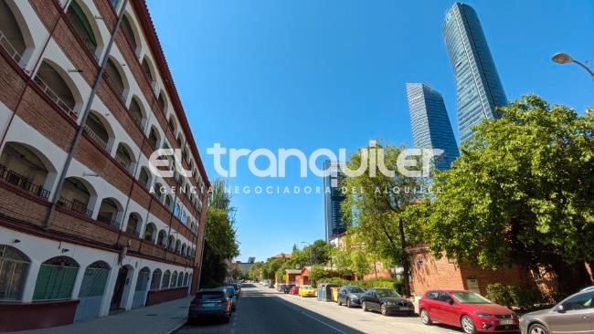 Exterior view of Flat for sale in  Madrid Capital  with Terrace and Furnished