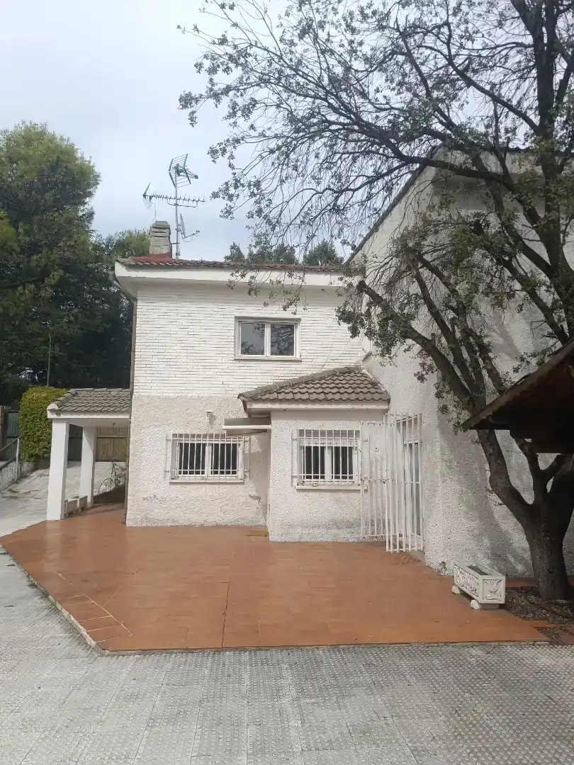 Vista exterior de Casa o xalet en venda en Villaviciosa de Odón
