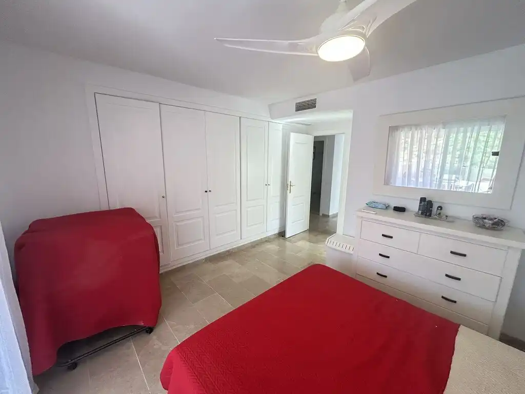 Schlafzimmer von Erdgeschoss zum Verkauf in Calahonda 