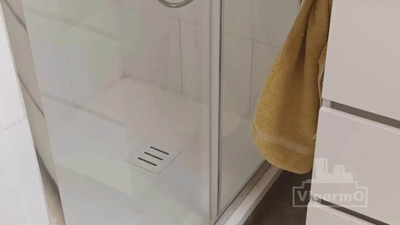 Bathroom of Flat for rent in Madrid  with Air Conditioner