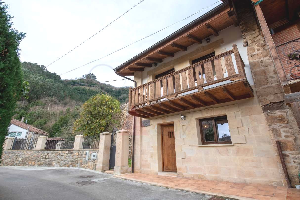 Exterior view of House or chalet for sale in Corvera de Toranzo  with Air Conditioner, Heating and Furnished
