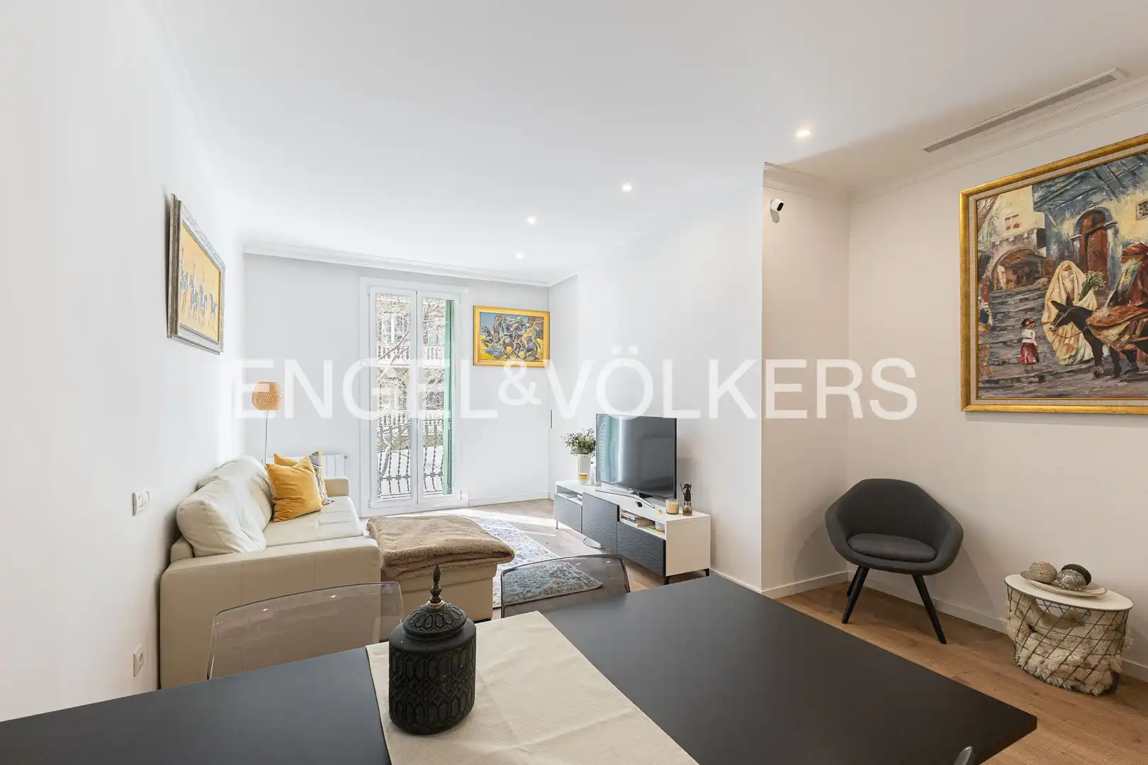 Vista exterior de Piso en venta en Barcelona con Calefacción, Parquet y Balcón