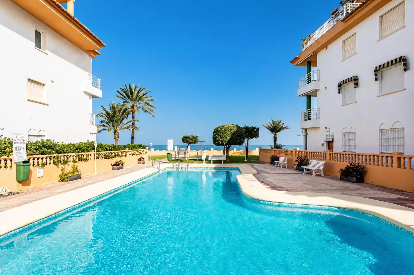 Piscina de Apartamento en venta en Dénia con Aire acondicionado, Calefacción y Terraza