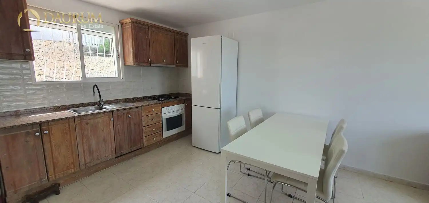 Terraced house with terrace for sale in PP.ASEGADOR Y CALISTR, imagen 9