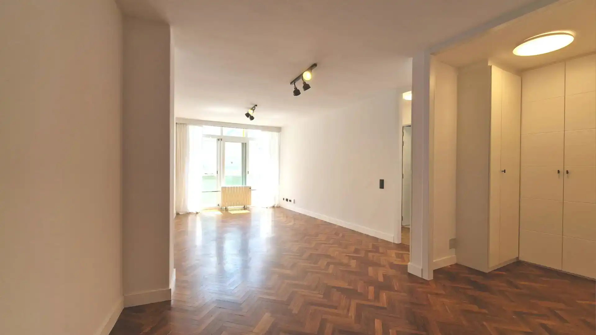 Sala d'estar de Apartament de lloguer en A Coruña Capital  amb Parquet, Forn i Rentadora