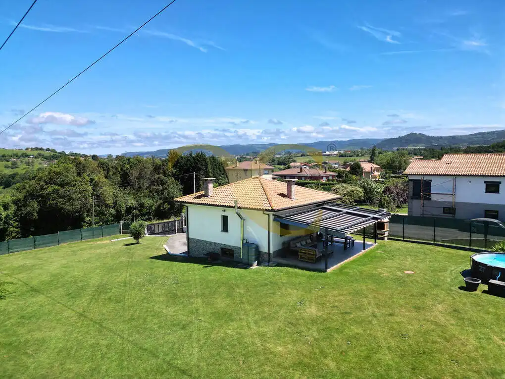 Jardí de Casa o xalet en venda en Gijón  amb Calefacció, Jardí privat i Terrassa