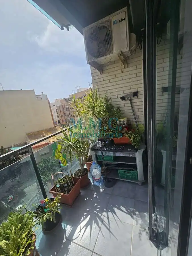 Terraza de Piso en venta en Roquetas de Mar con Terraza y Amueblado