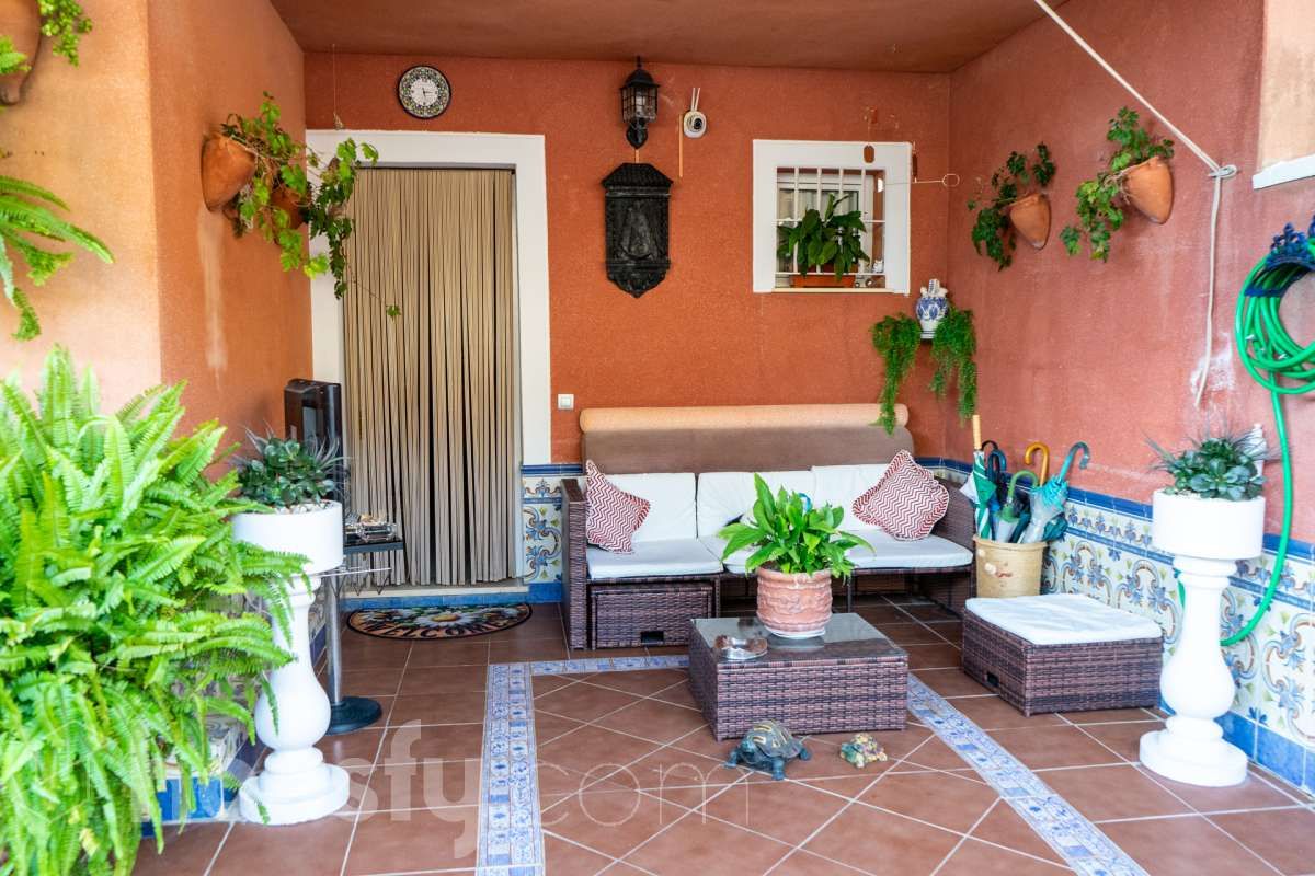 Casa o xalet en venda a Calle Neftalí, Mairena del Alcor