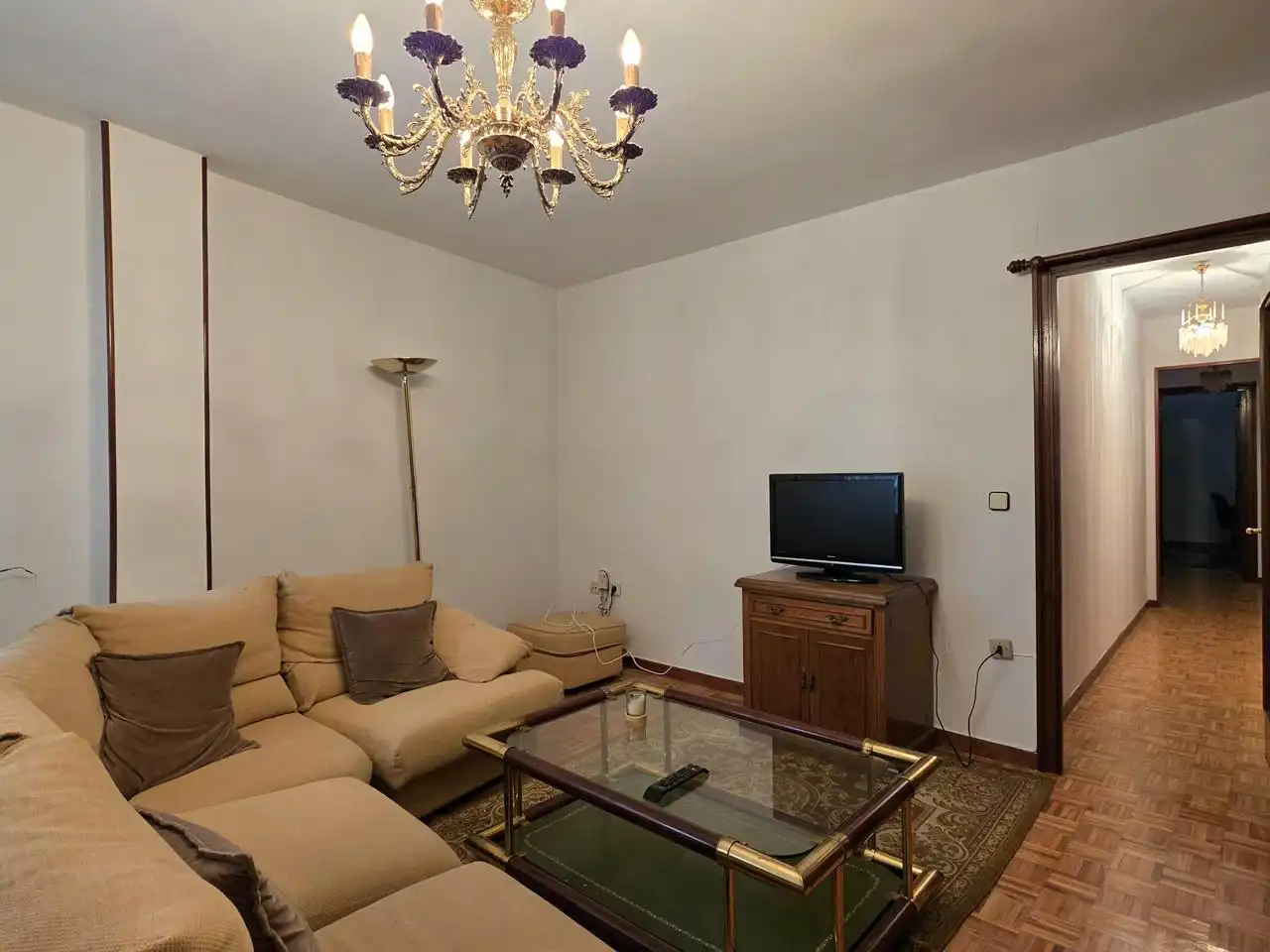 Sala de estar de Piso de alquiler en Oviedo  con Calefacción y Amueblado