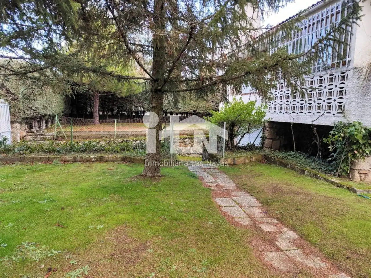 Jardín de Casa o chalet en venta en Navalperal de Pinares con Calefacción, Jardín privado y Terraza