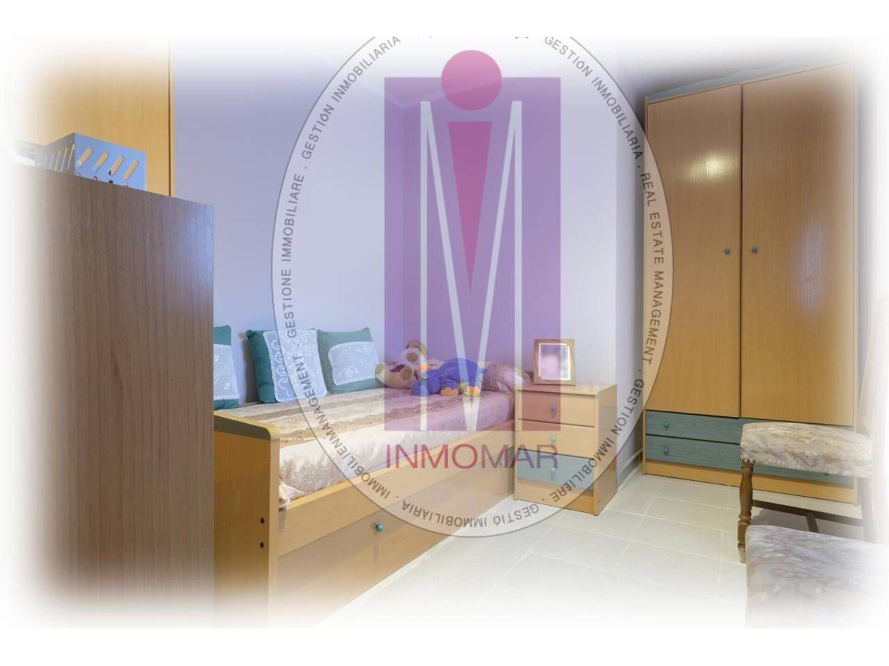 Dormitori de Àtic en venda en L'Hospitalet de Llobregat amb Aire condicionat, Terrassa i Balcó